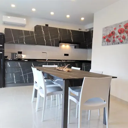 Cisa Con Yacuzzi Ferienhaus Lignano Sabbiadoro