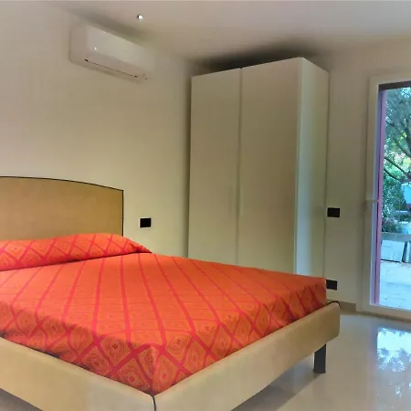 Ferienhaus Cisa Con Yacuzzi Lignano Sabbiadoro